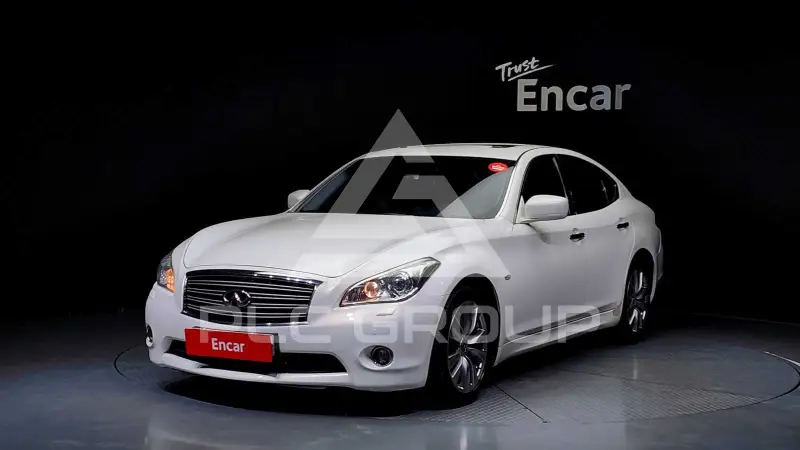 2012 Infinity M30