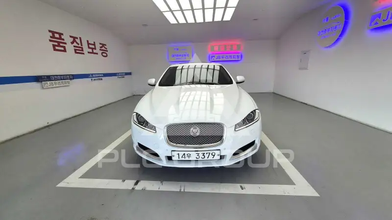 2015 Jaguar XF