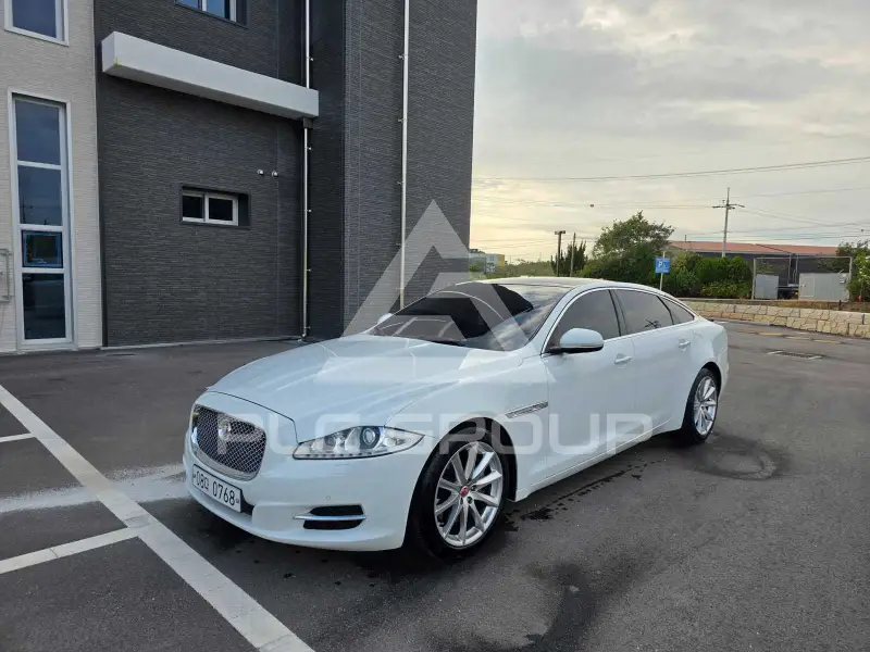 2015 Jaguar XJ