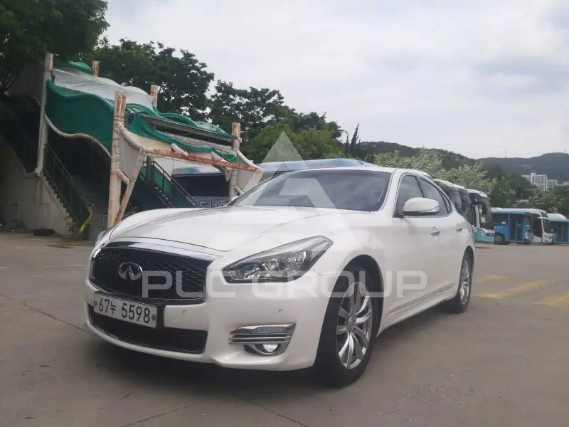 2015 Infinity Q70