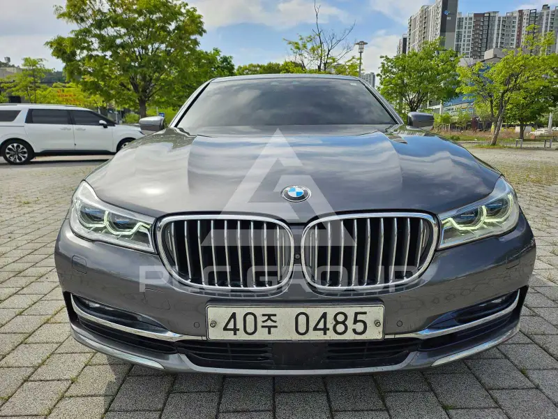 2016 BMW 740