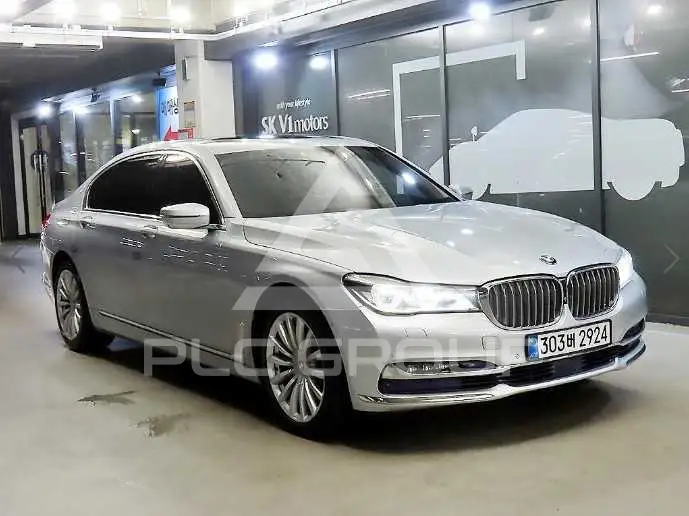 2016 BMW 740