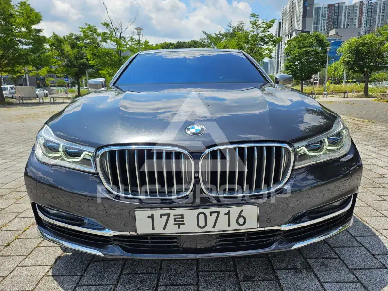 2016 BMW 750