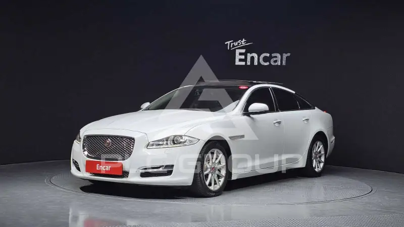 2016 Jaguar XJ