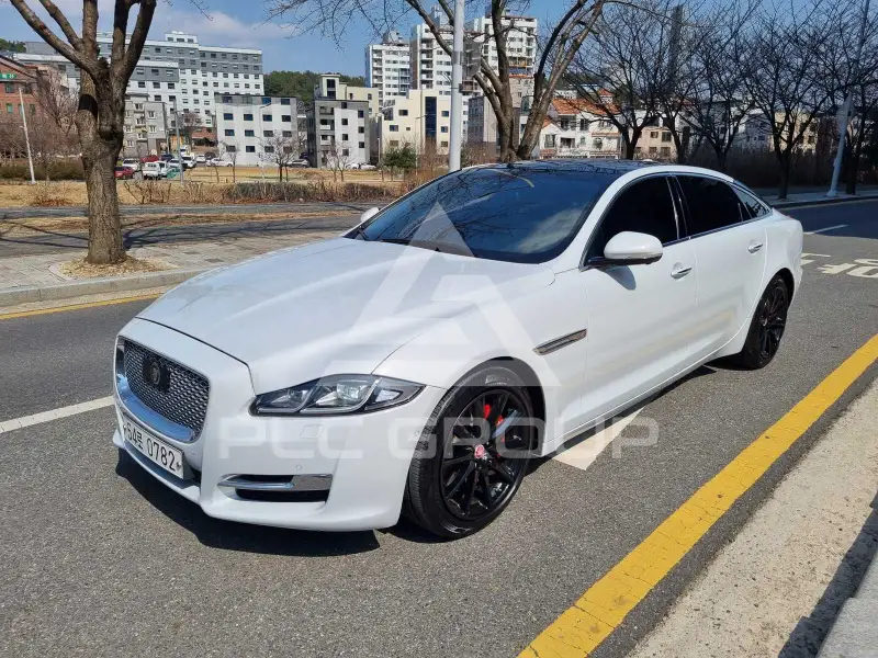 2016 Jaguar XJ