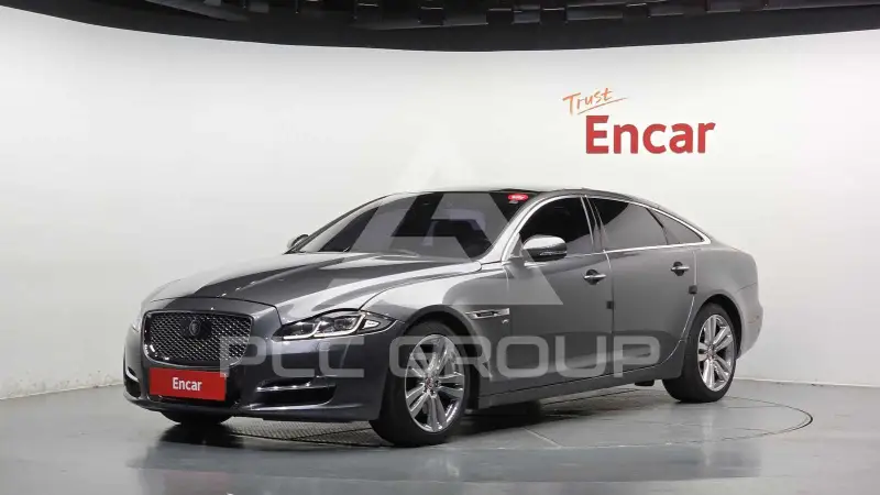 2016 Jaguar XJ