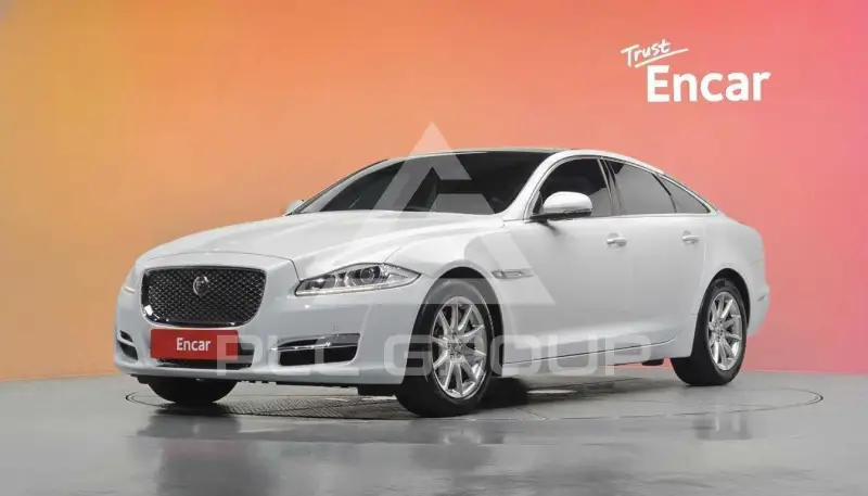 2016 Jaguar XJ