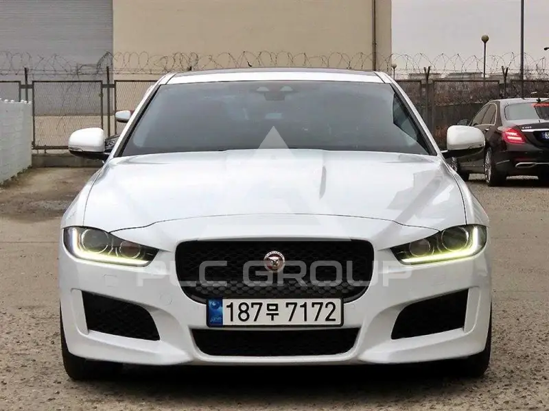 2016 Jaguar XE