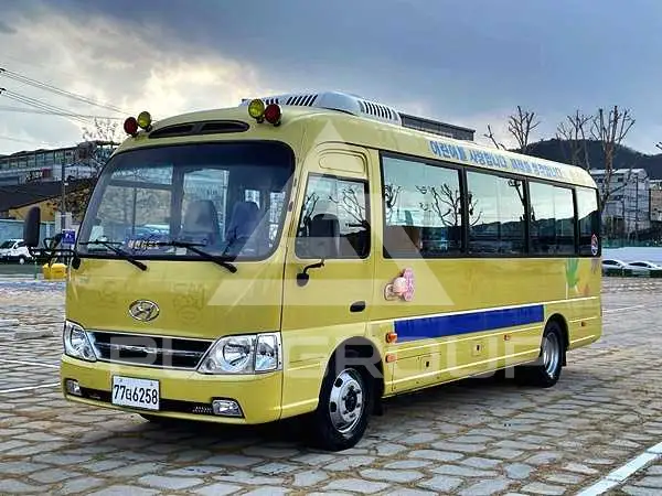 2016 Hyundai Country