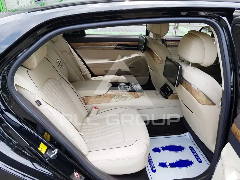 2016 Genesis G90