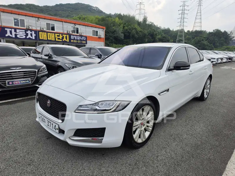 2017 Jaguar XF