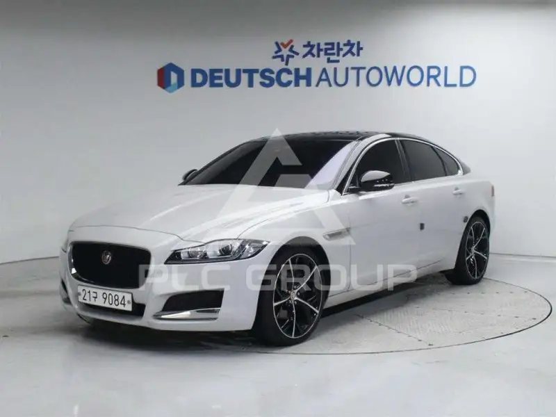 2017 Jaguar XF