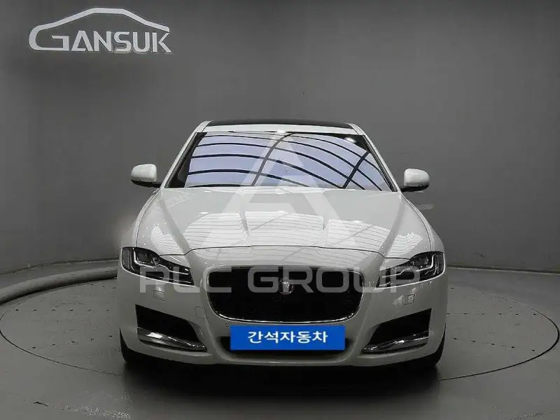 2017 Jaguar XF