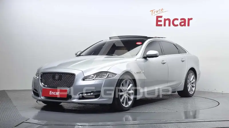 2017 Jaguar XJ