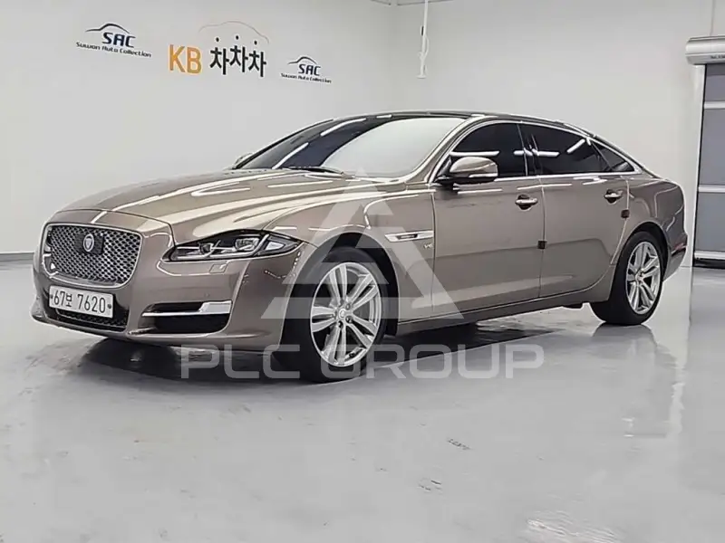 2017 Jaguar XJ
