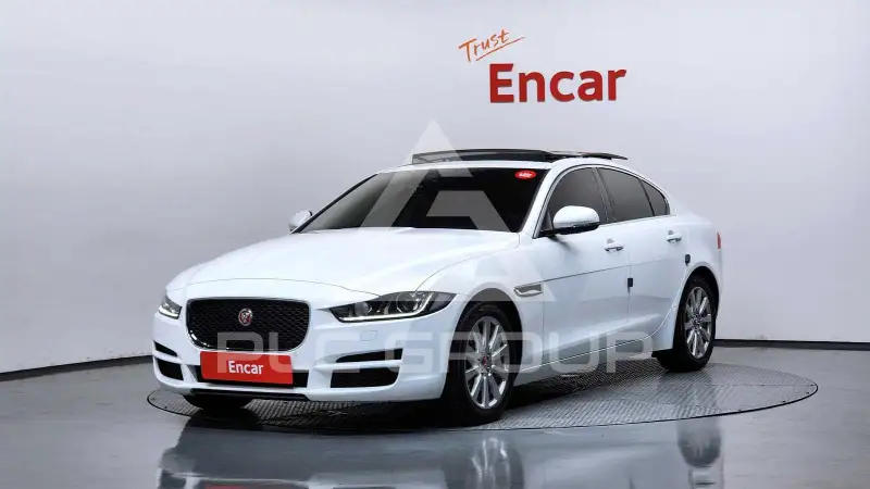 2017 Jaguar XE