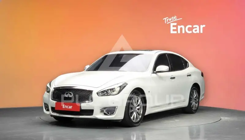 2017 Infinity Q70