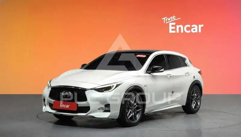 2017 Infinity Q30