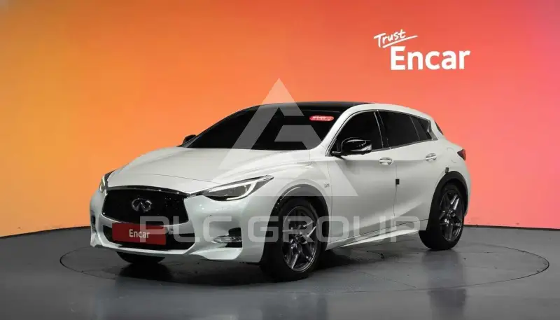 2017 Infinity Q30