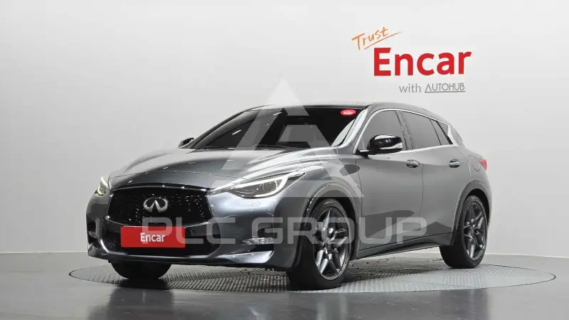 2017 Infinity Q30