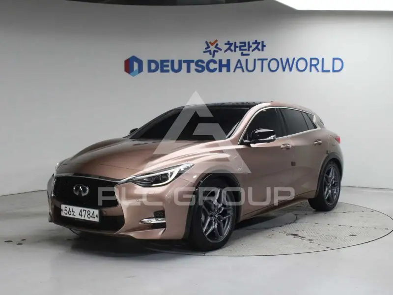 2017 Infinity Q30
