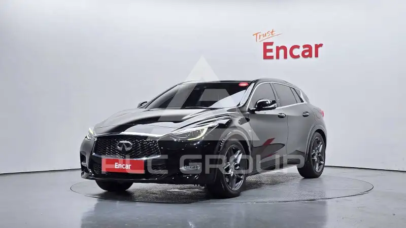 2017 Infinity Q30