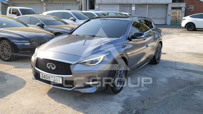 2017 Infinity Q30
