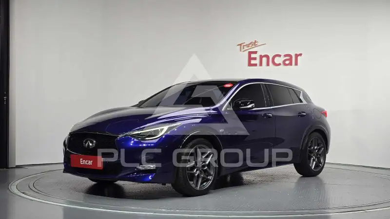 2017 Infinity Q30
