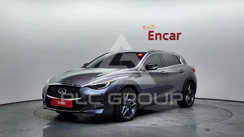 2017 Infinity Q30