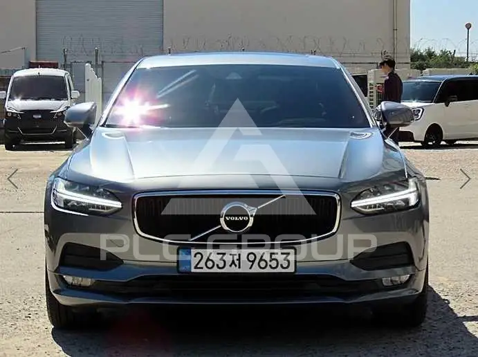 2017 Volvo S90