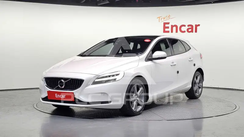 2017 Volvo V40