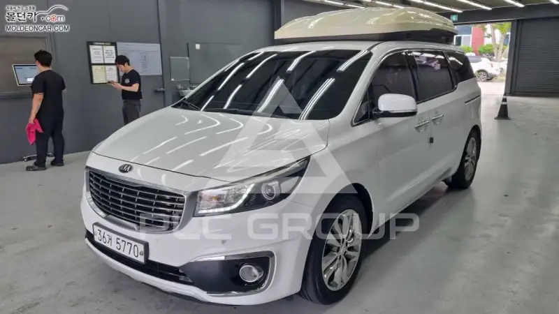 2017 KIA Carnival