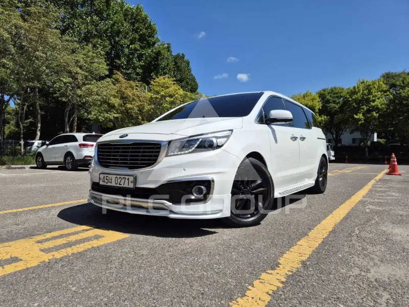 2017 KIA Carnival