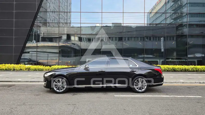 2017 Genesis G90