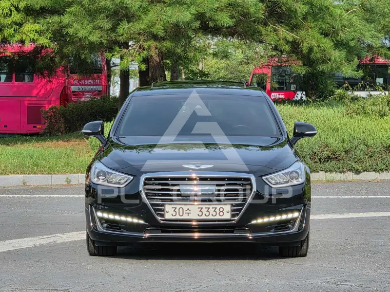 2017 Genesis G90