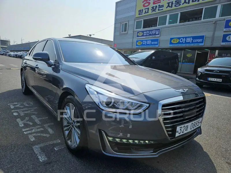 2017 Genesis G90