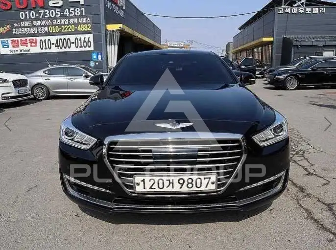 2017 Genesis G90