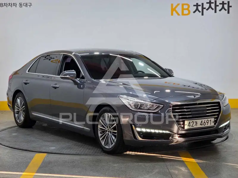 2017 Genesis G90