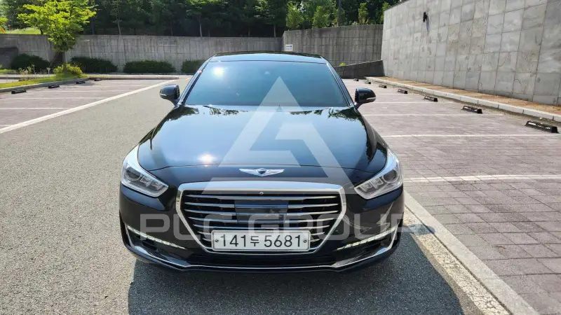 2017 Genesis G90