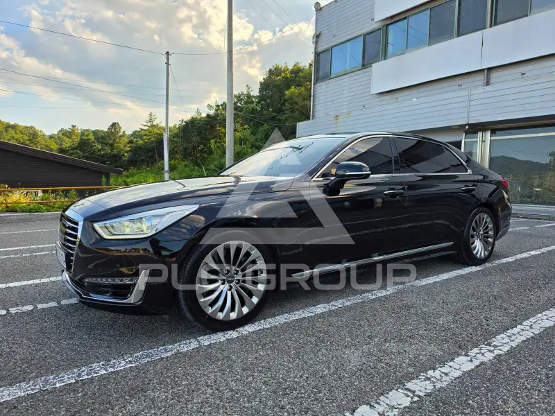 2017 Genesis G90