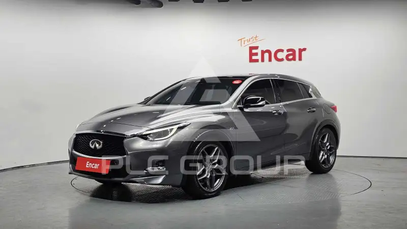 2017 Infinity Q30