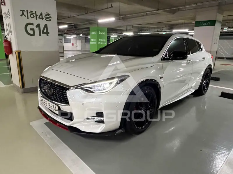 2017 Infinity Q30