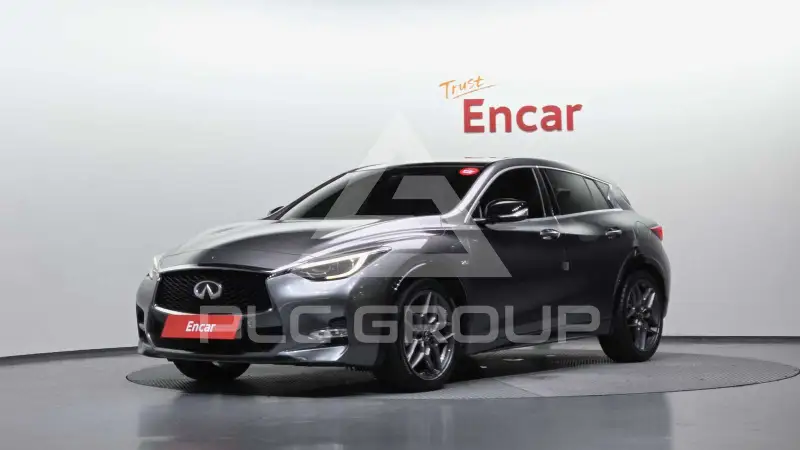 2017 Infinity Q30