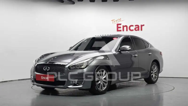 2017 Infinity Q70