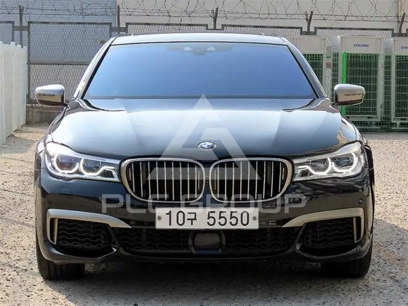 2018 BMW M760