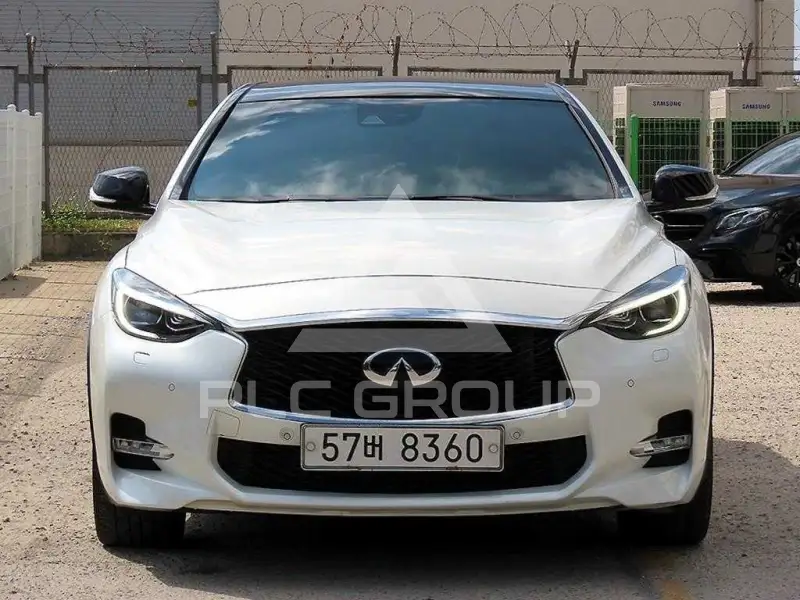 2018 Infinity Q30