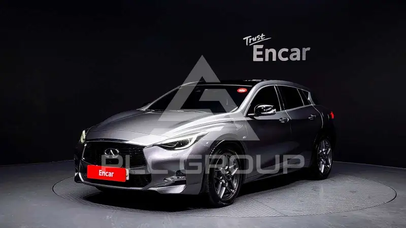 2018 Infinity Q30