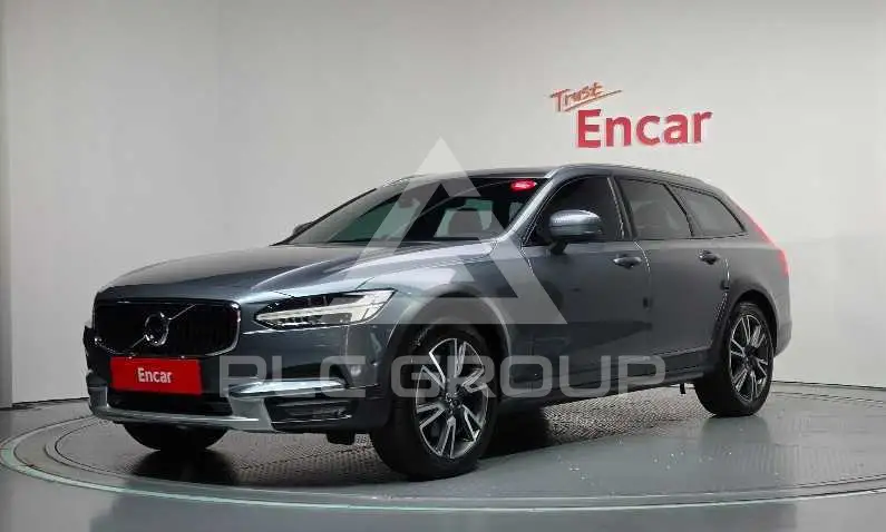 2018 Volvo V90