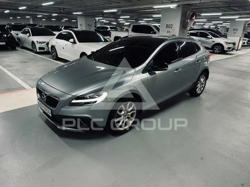 2018 Volvo V40