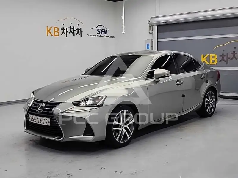 2018 Lexus IS
